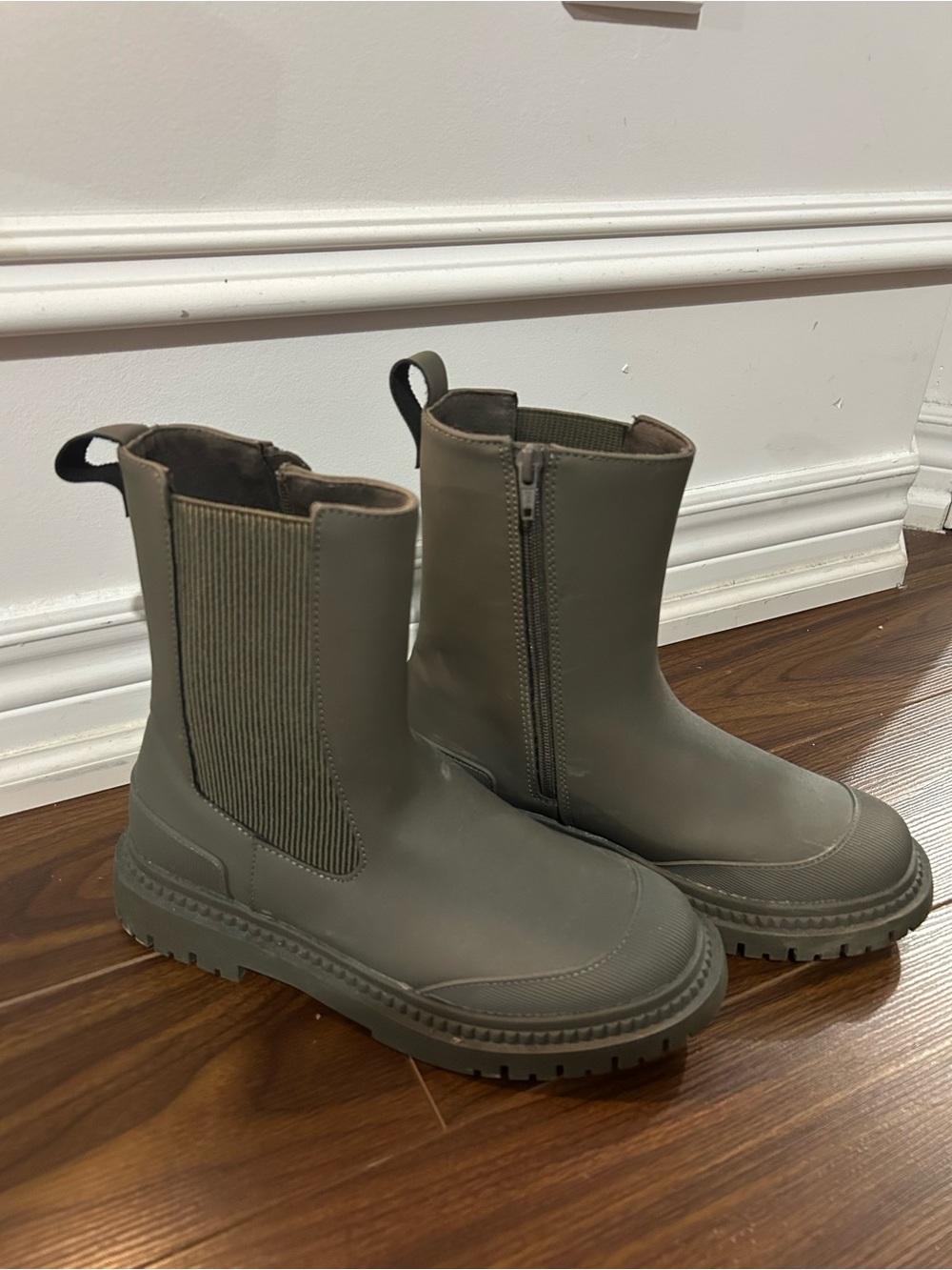 Zara Kids Olive Chelsea Boots with Side Zip